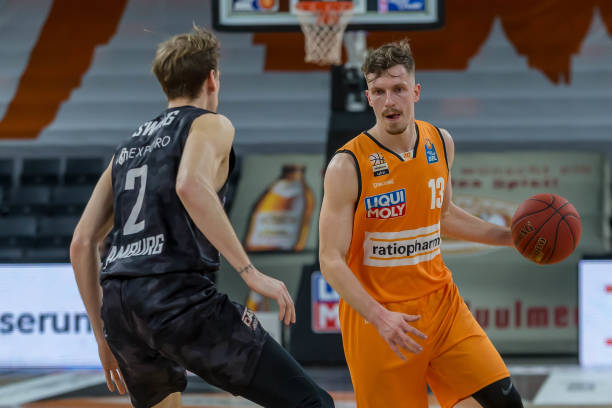 德的加盟来 德的加盟来