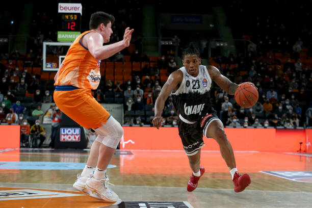 容缺口而进 容缺口而进